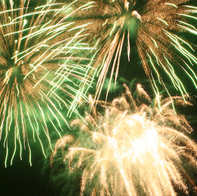 0607_fireworks_green