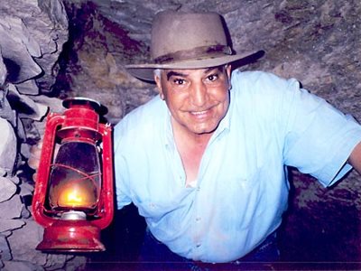 zahi1.jpg